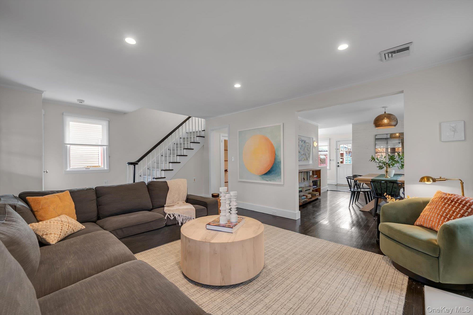 8 Fairview Avenue, Port Washington, NY 11050