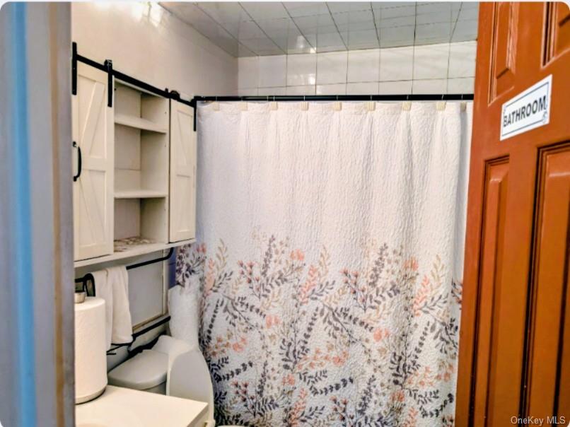 17 Grayley Place, Huntington Station, NY 11746