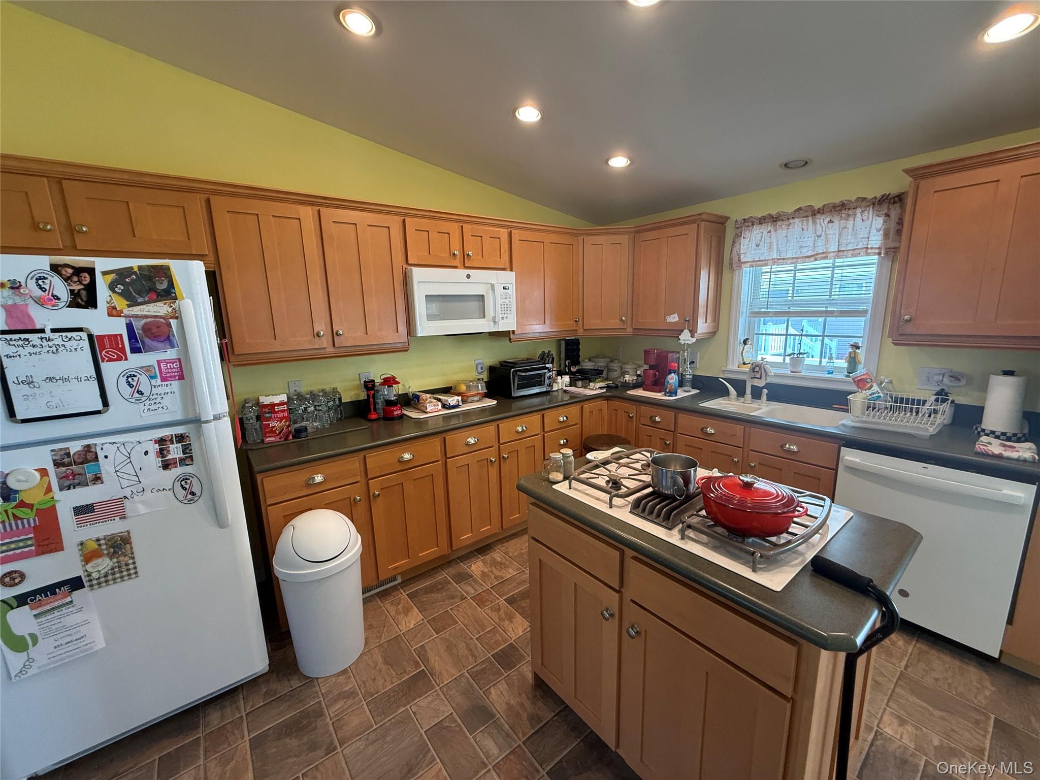 312 Brittany Terrace # 312, Rock Tavern, NY 12575