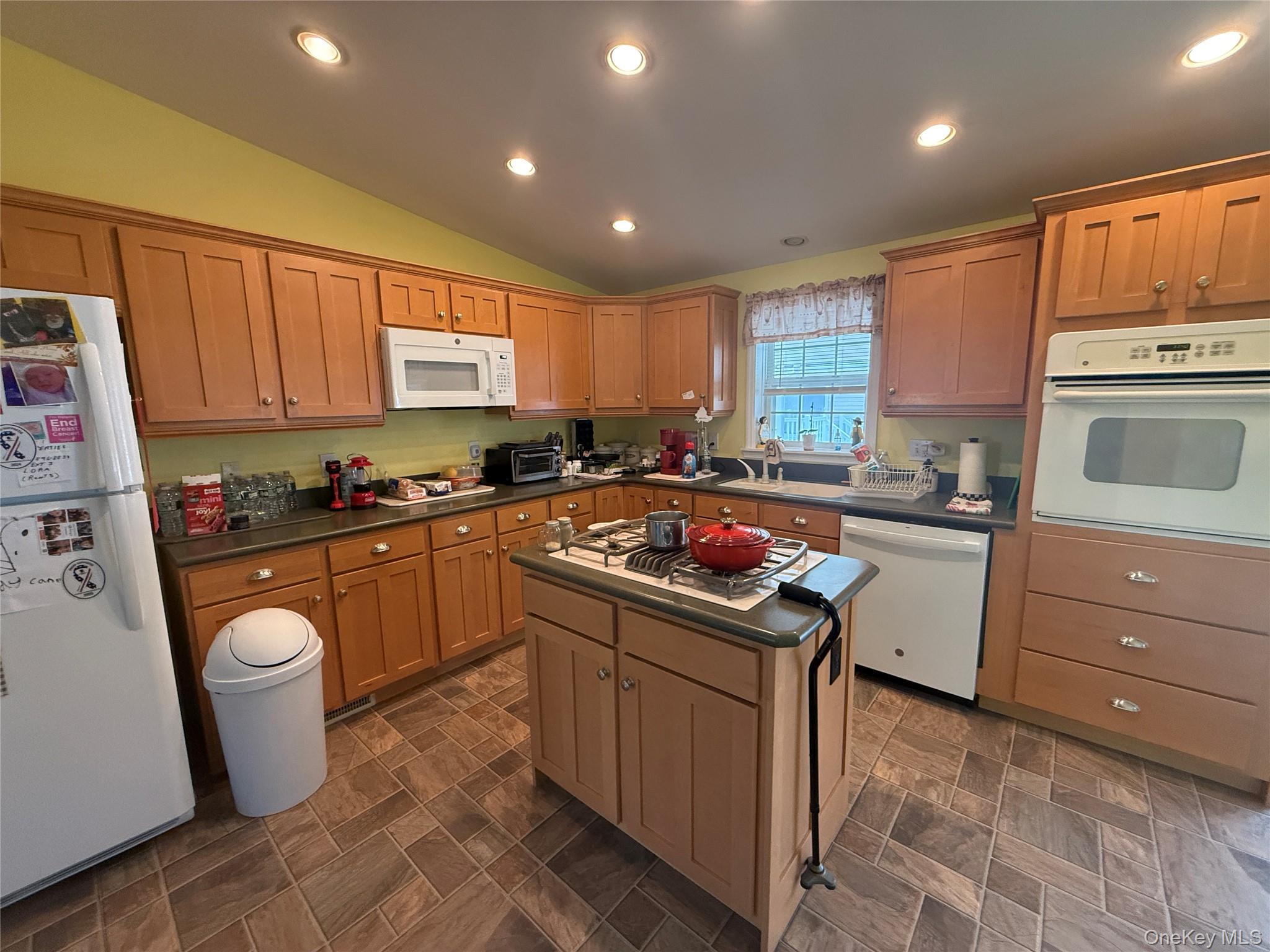 312 Brittany Terrace # 312, Rock Tavern, NY 12575