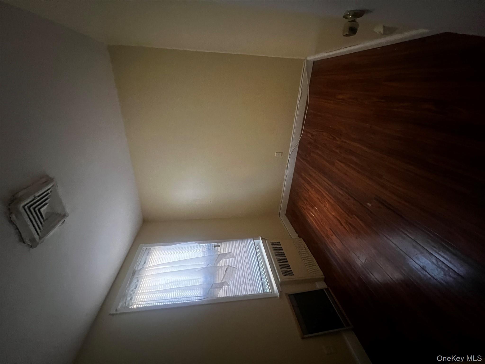 6938 Myrtle, Glendale, NY 11385