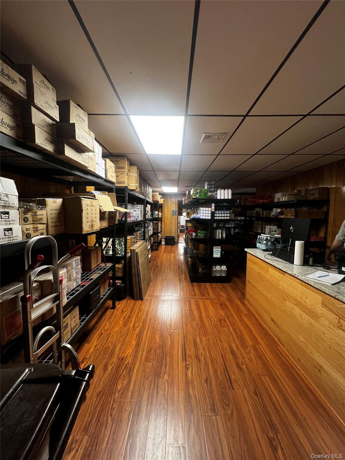 6938 Myrtle, Glendale, NY 11385