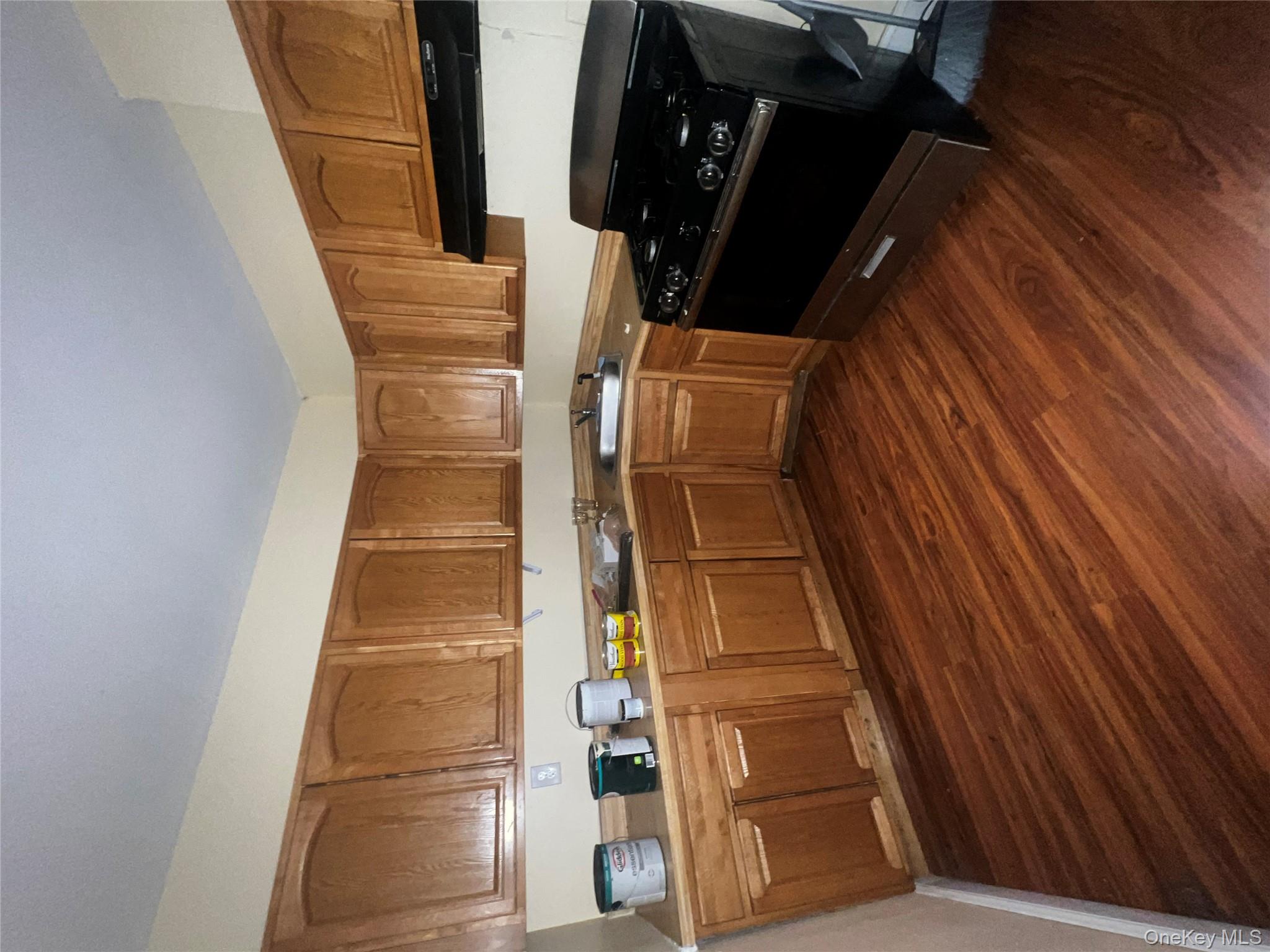 6938 Myrtle, Glendale, NY 11385