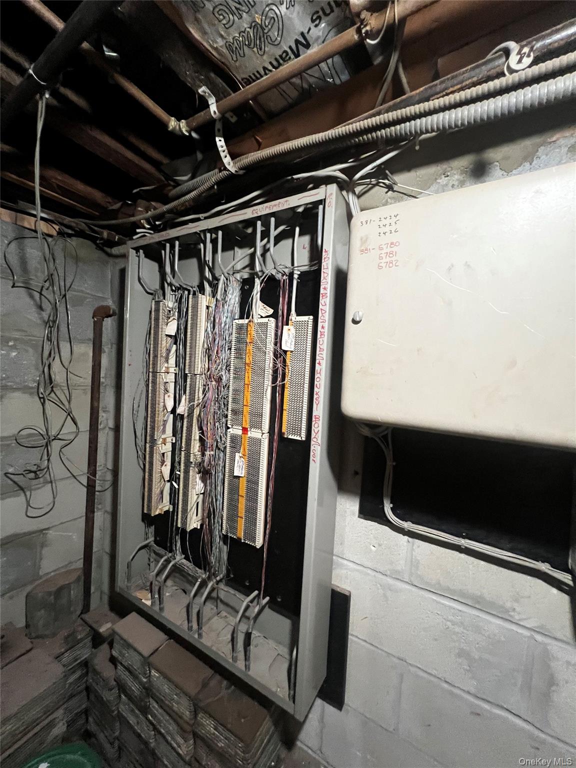 6938 Myrtle, Glendale, NY 11385