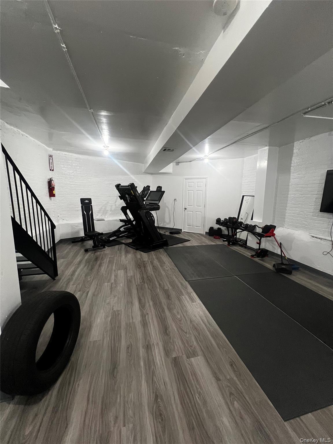 6938 Myrtle, Glendale, NY 11385