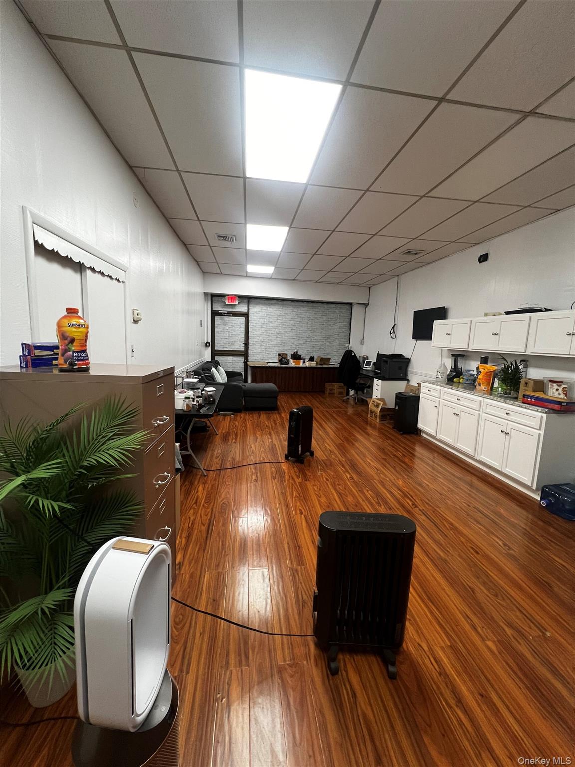 6938 Myrtle, Glendale, NY 11385