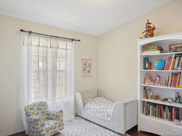 337 Three Mile Harbo # 10, East Hampton, NY 11937