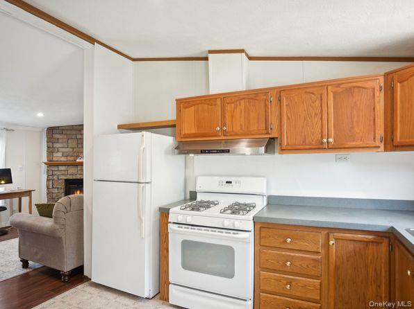 337 Three Mile Harbo # 10, East Hampton, NY 11937