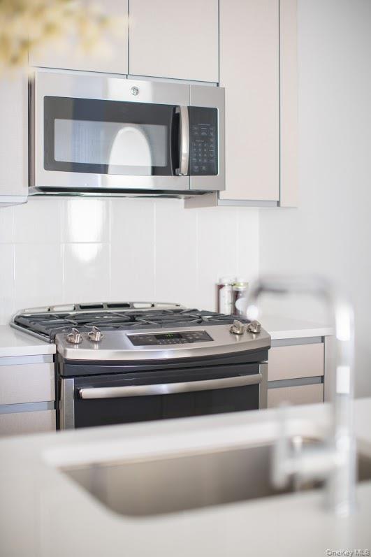 1 Third # PH15, Mineola, NY 11501