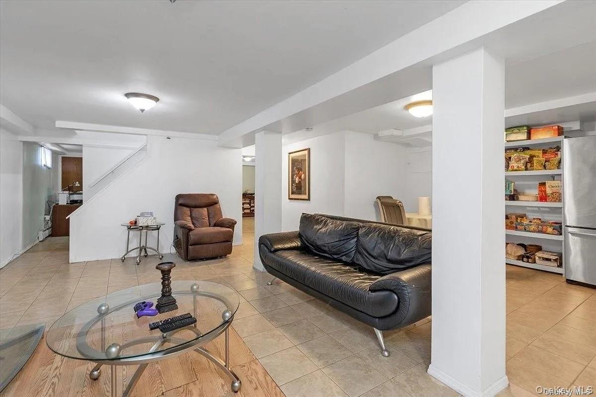 59 W Fenimore Street, Valley Stream, NY 11580