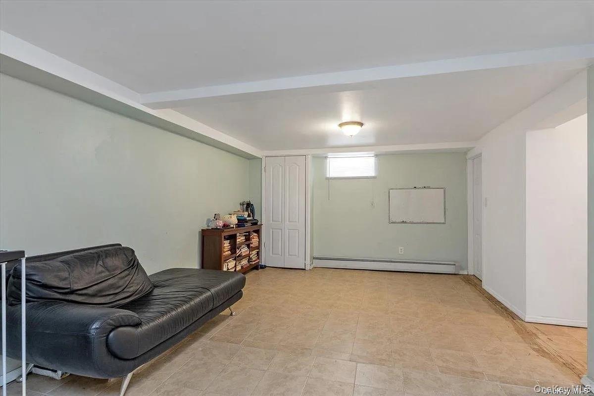 59 W Fenimore Street, Valley Stream, NY 11580