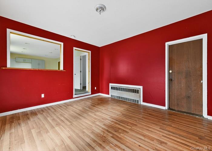 48 E Rogues Path, Huntington Station, NY 11746