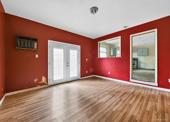 48 E Rogues Path, Huntington Station, NY 11746