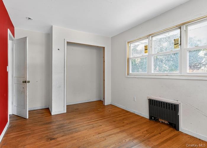 48 E Rogues Path, Huntington Station, NY 11746