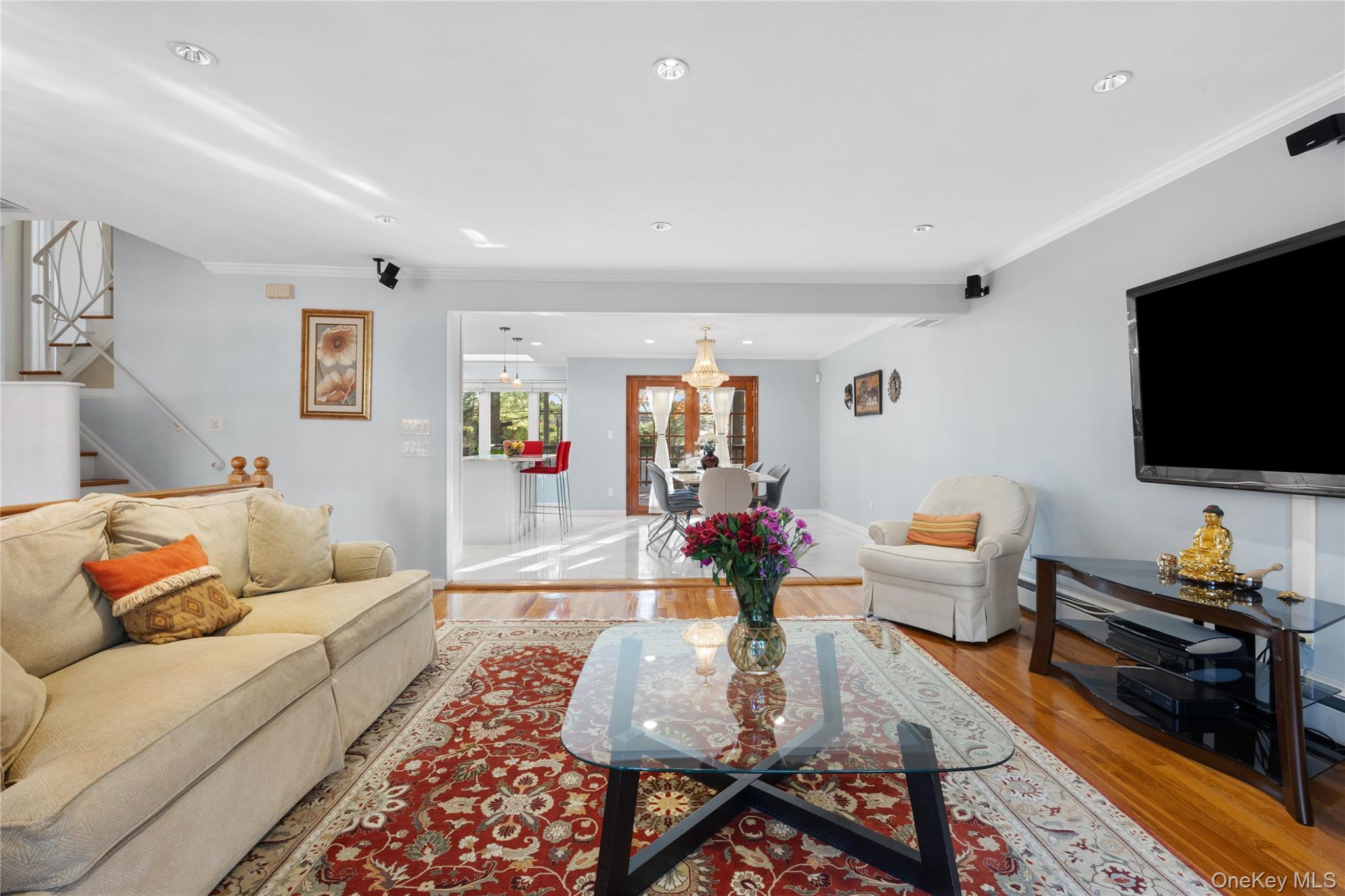 38 Lake Drive, Manhasset Hills, NY 11040