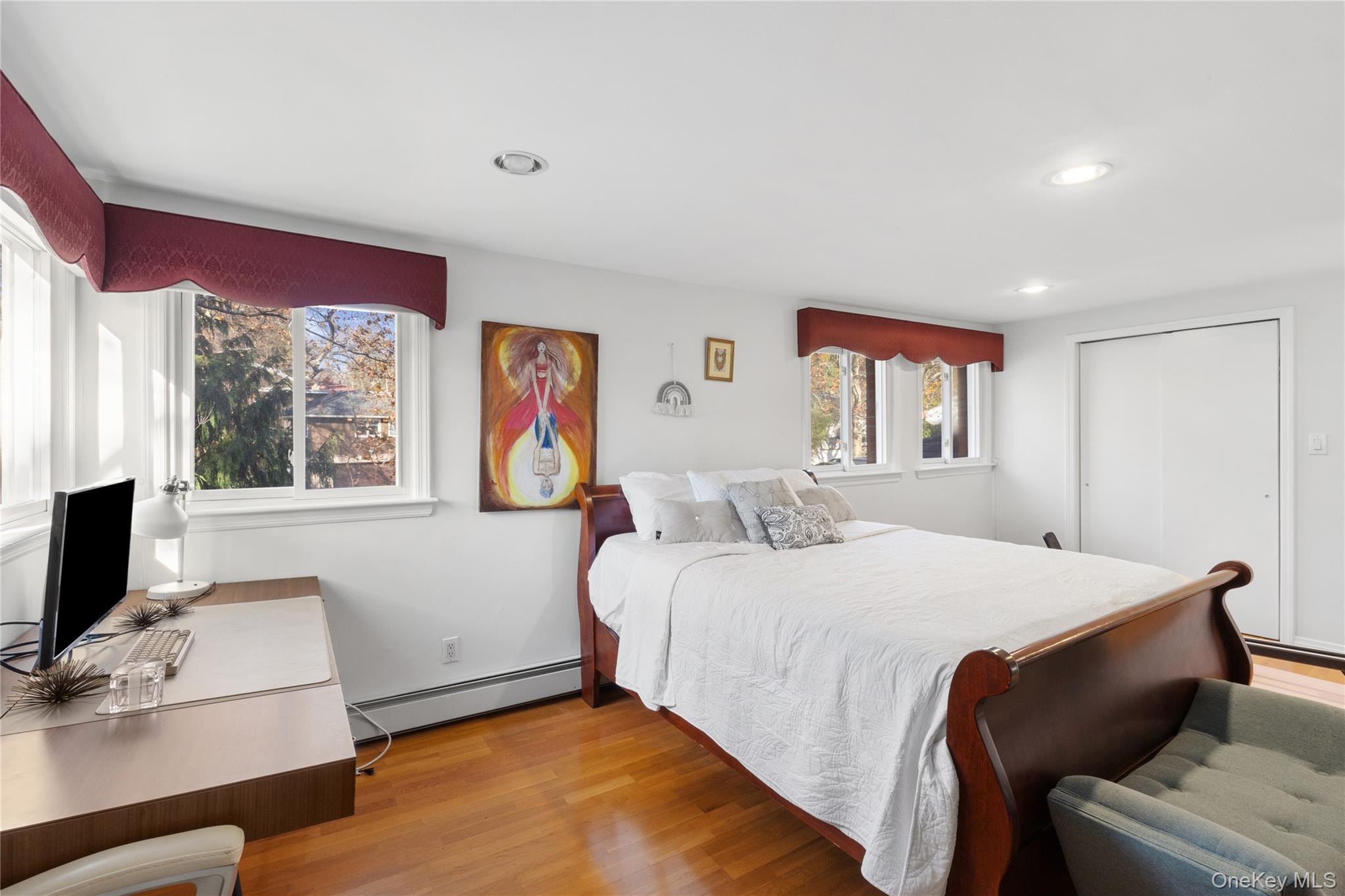 38 Lake Drive, Manhasset Hills, NY 11040