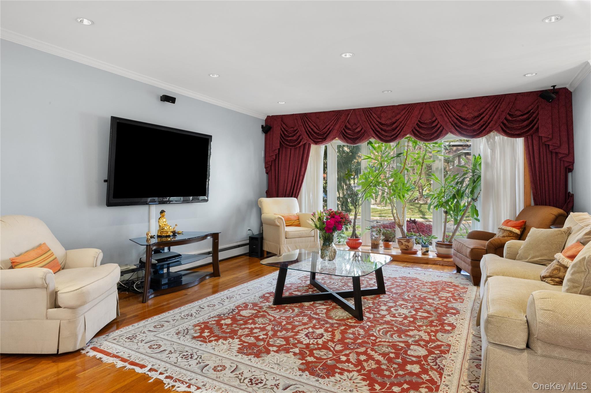 38 Lake Drive, Manhasset Hills, NY 11040