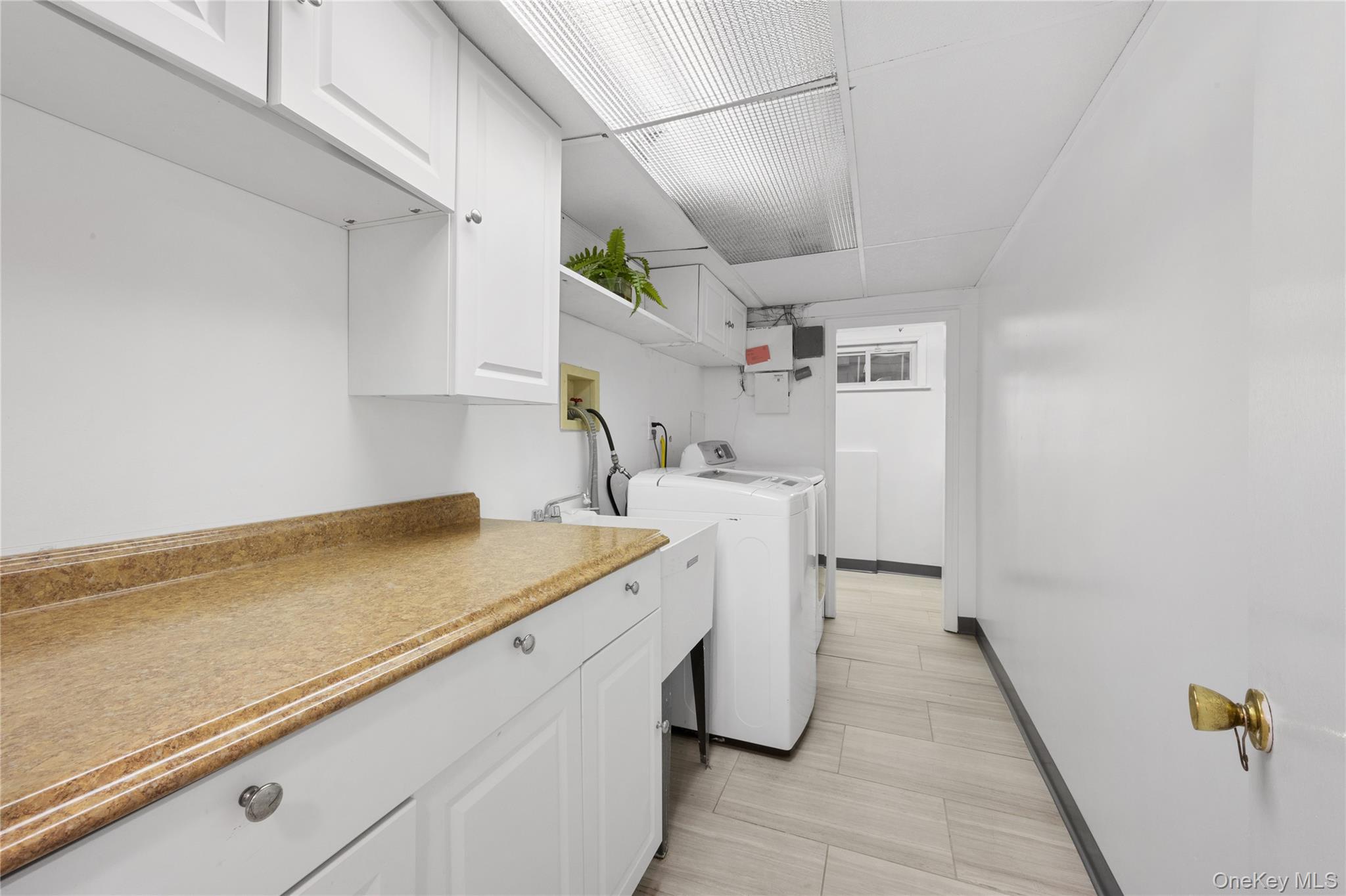 38 Lake Drive, Manhasset Hills, NY 11040