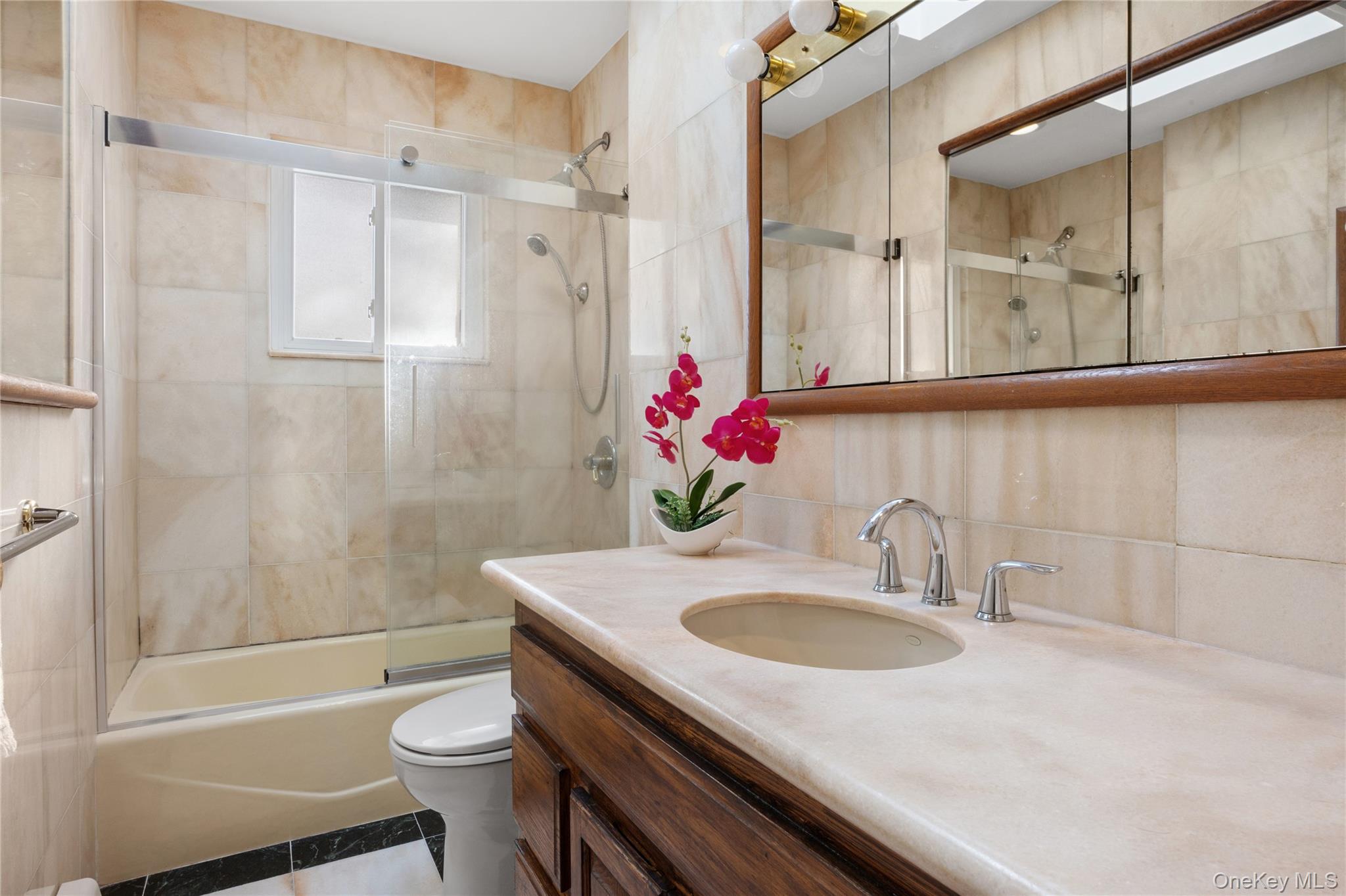 38 Lake Drive, Manhasset Hills, NY 11040