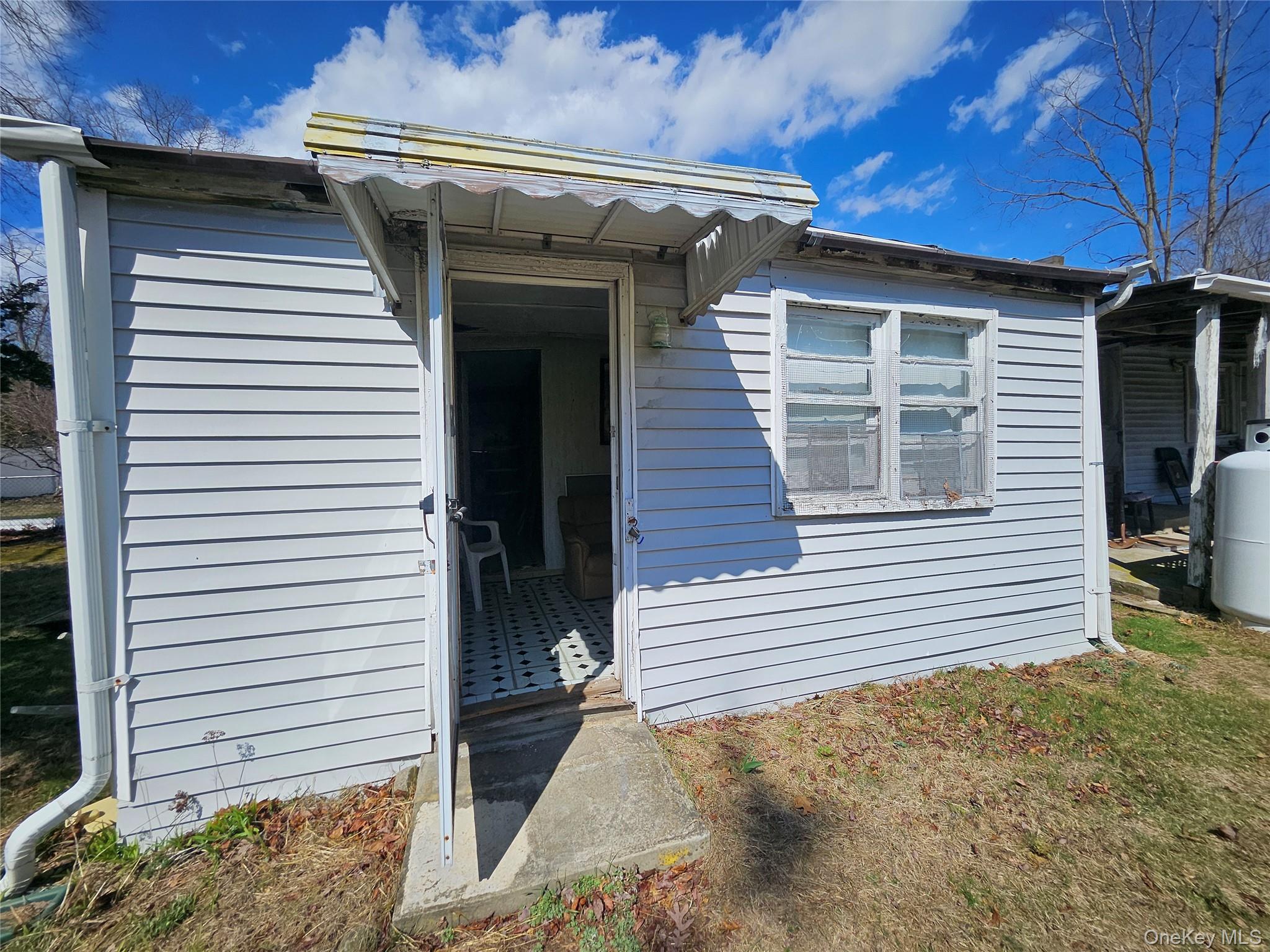 549 Granny Road, Medford, NY 11763