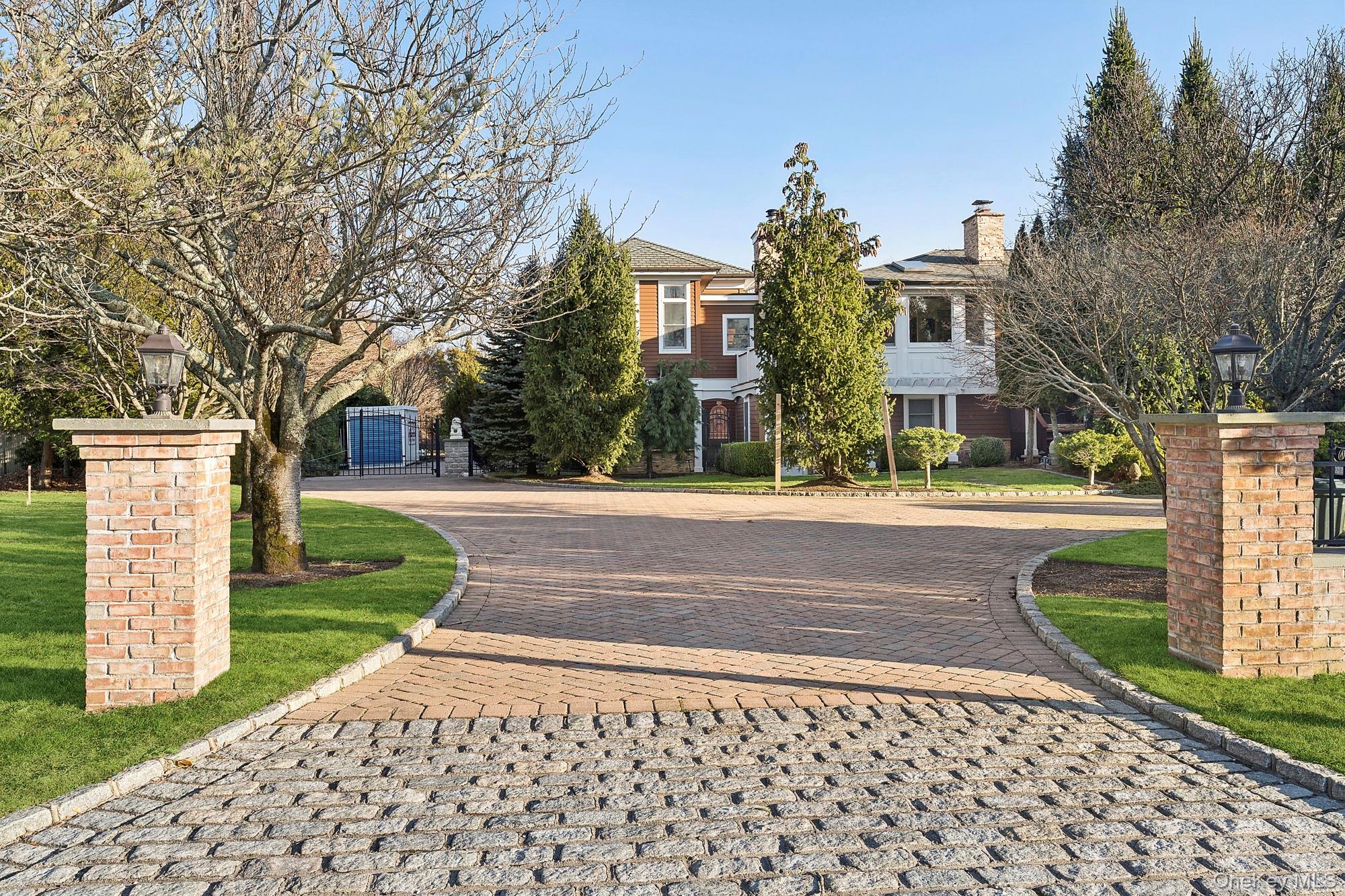 42 Tanners Neck Lane, Westhampton, NY 11977