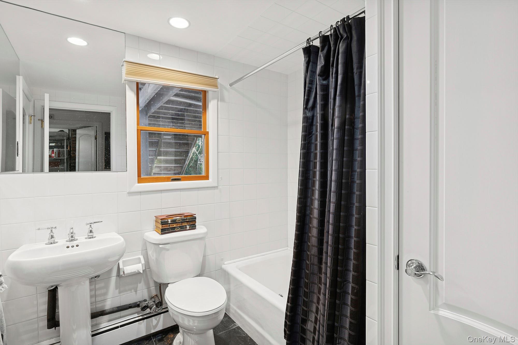 42 Tanners Neck Lane, Westhampton, NY 11977