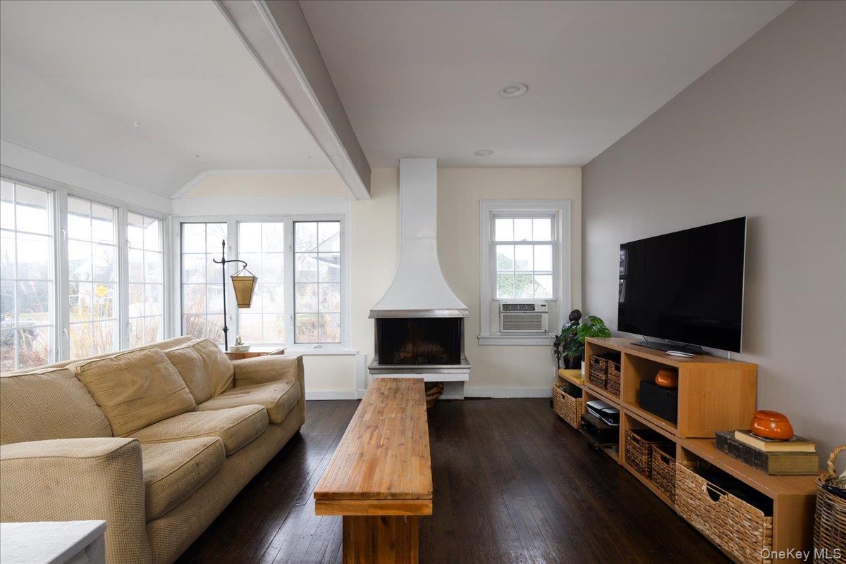 48 Rosebud Avenue, Merrick, NY 11566