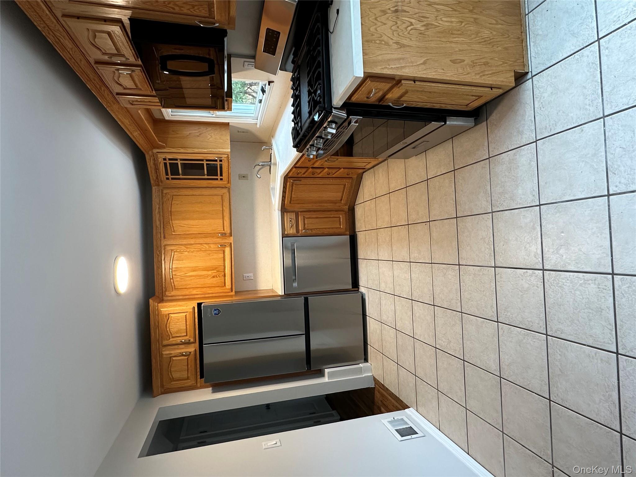 7 Oldfield Drive, New City, NY 10956