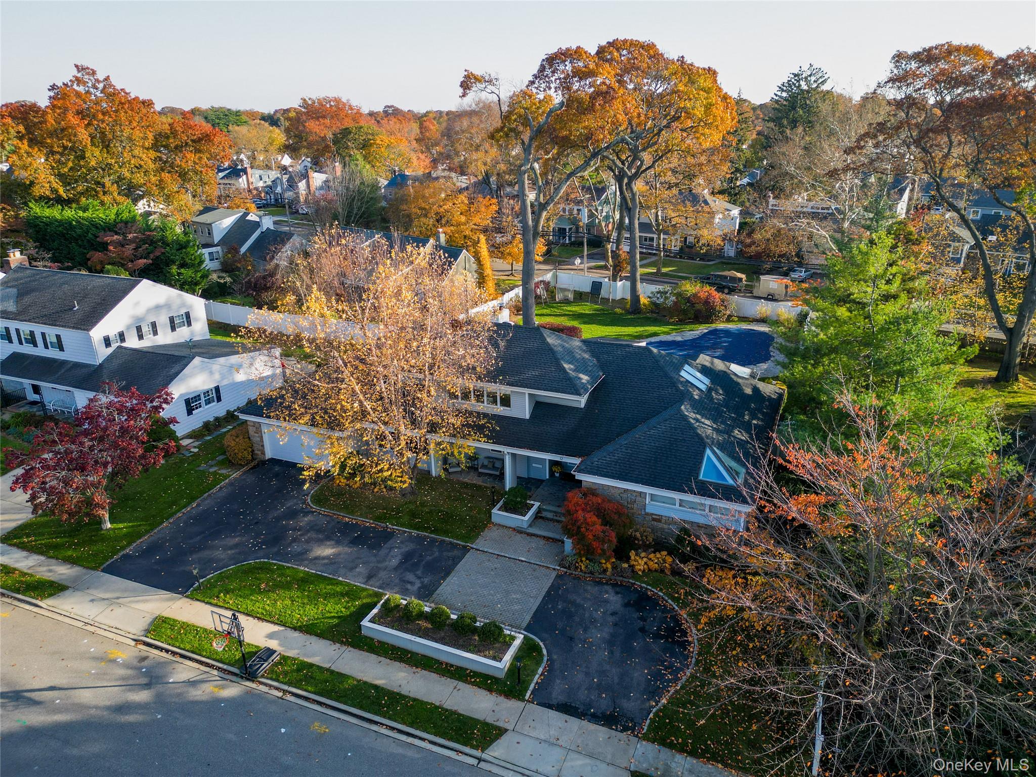 12 Combes Avenue, Rockville Centre, NY 11570