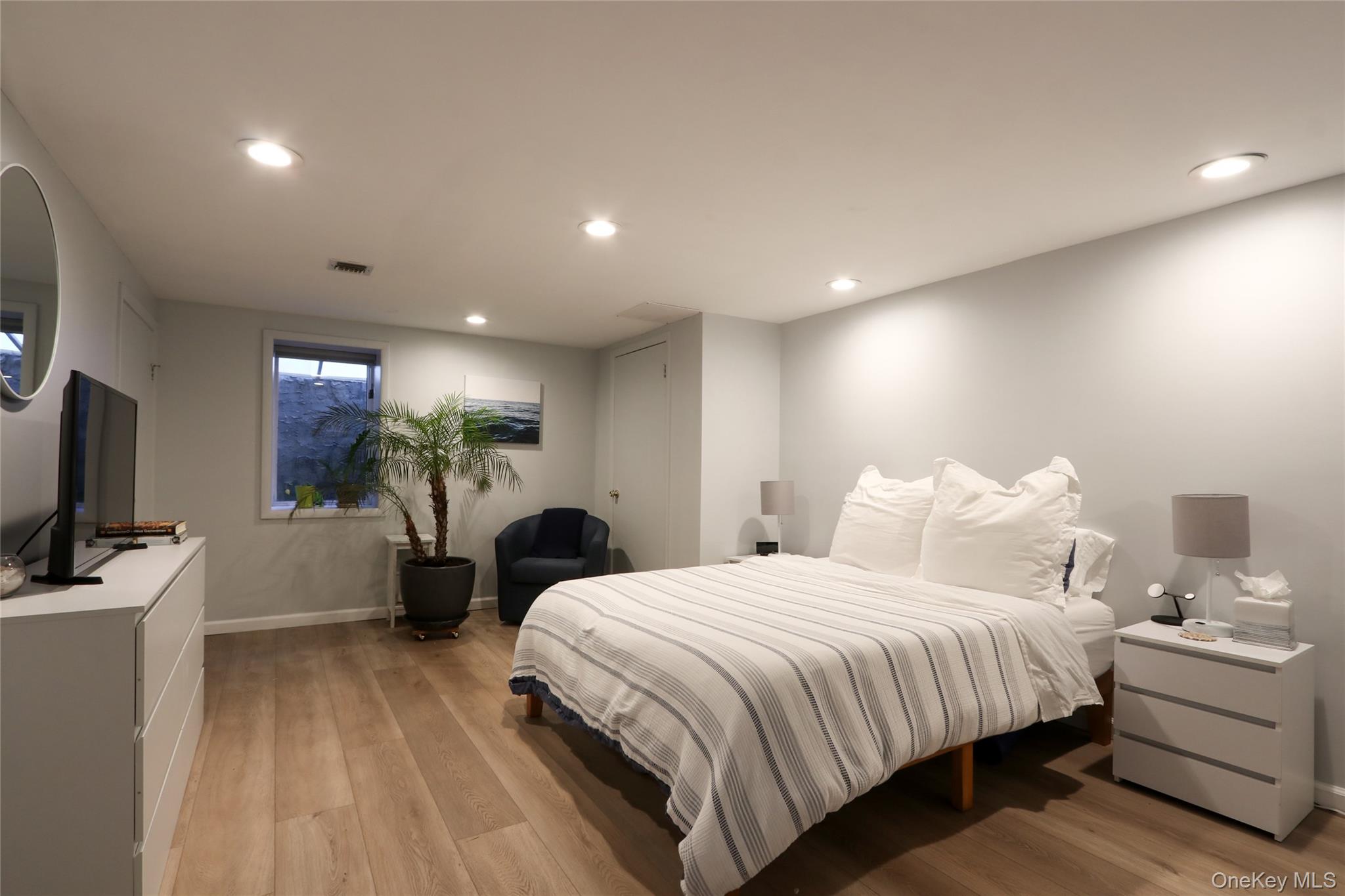 12 Combes Avenue, Rockville Centre, NY 11570