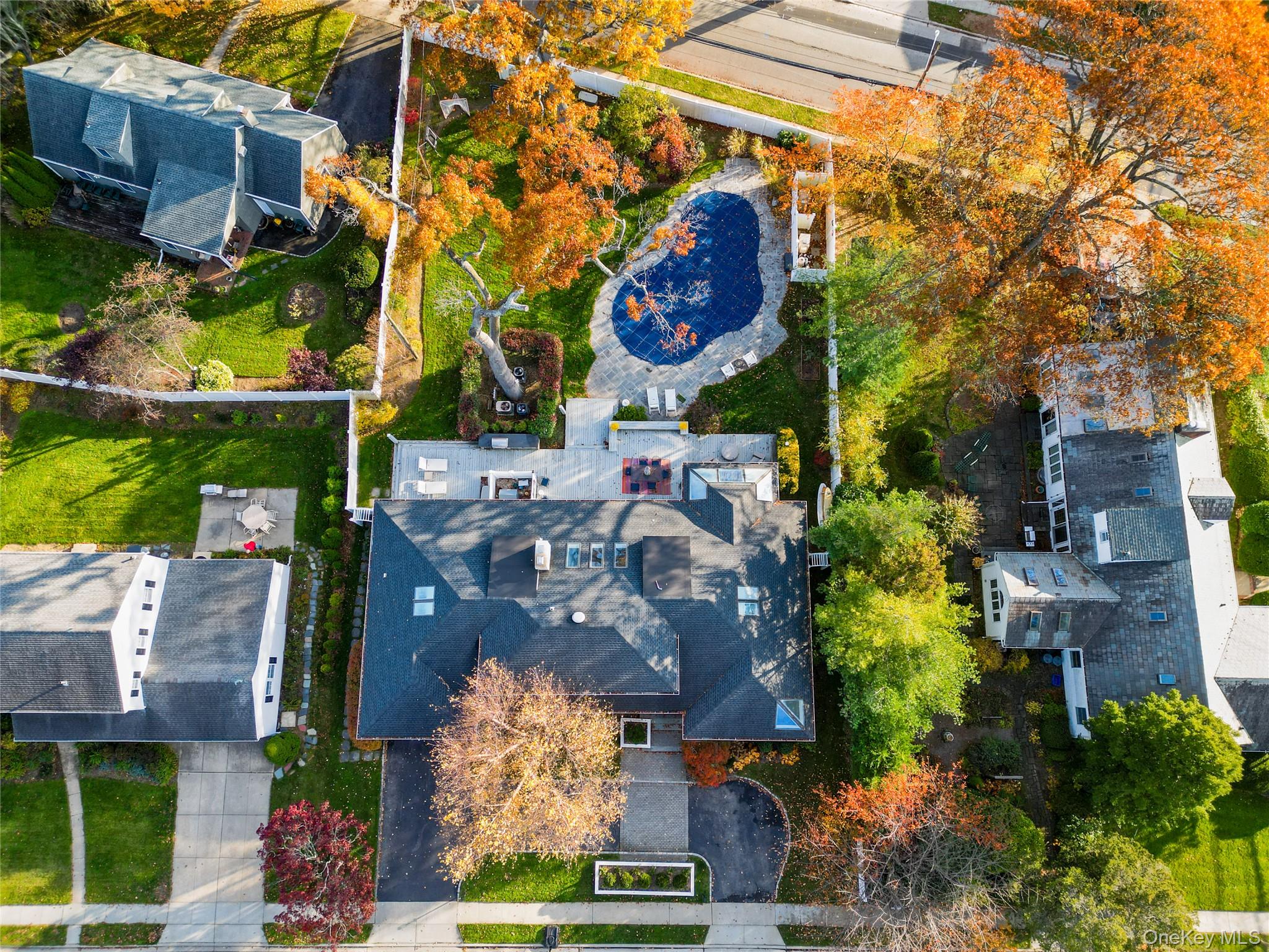 12 Combes Avenue, Rockville Centre, NY 11570