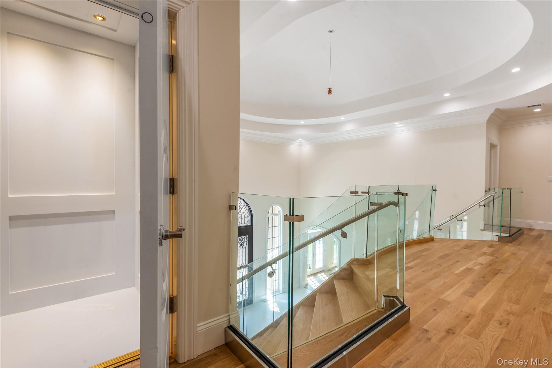 566 E Shore Road, Great Neck, NY 11024