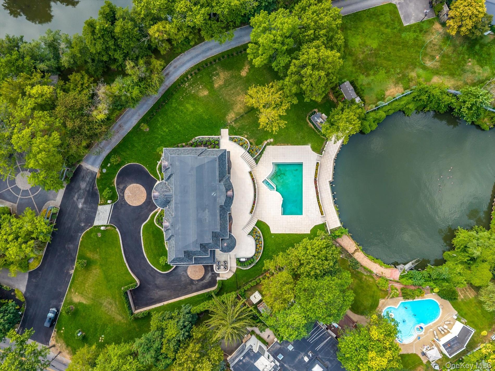 566 E Shore Road, Great Neck, NY 11024