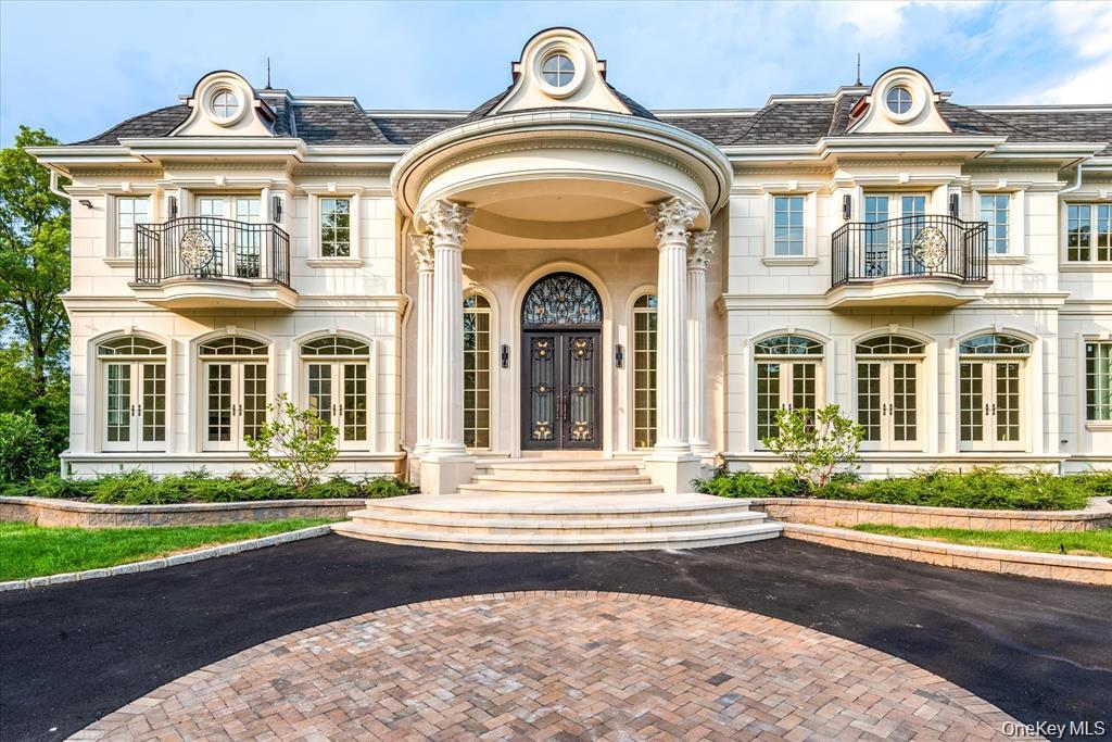 566 E Shore Road, Great Neck, NY 11024