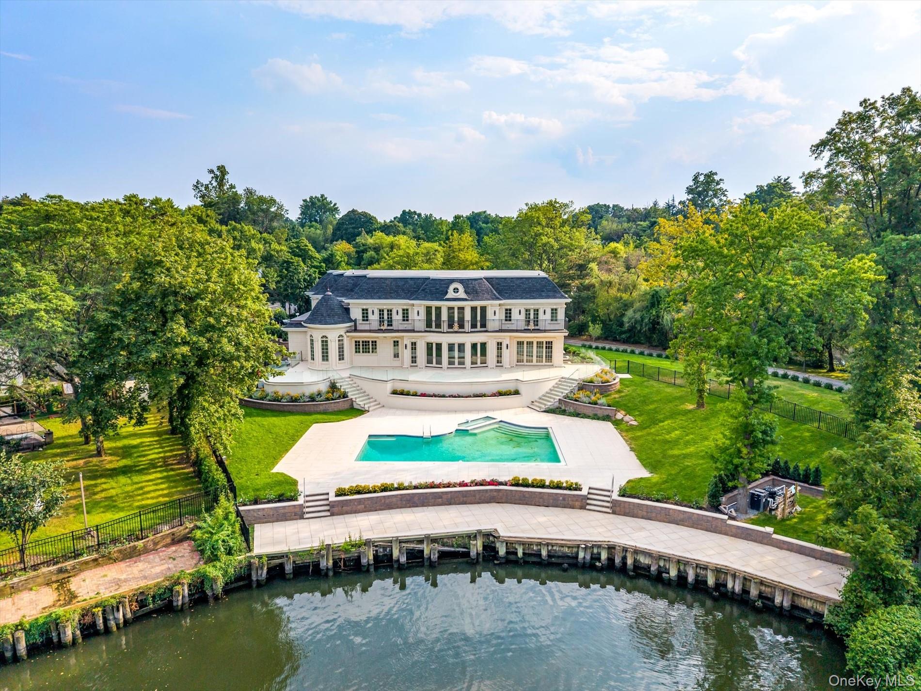 566 E Shore Road, Great Neck, NY 11024