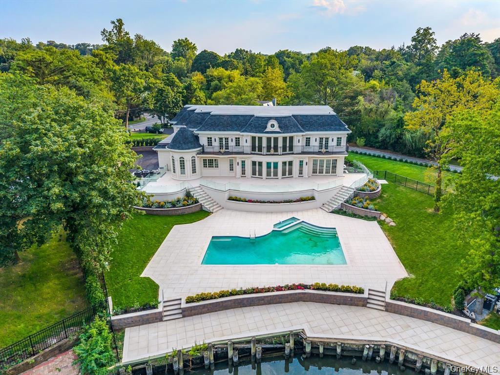 566 E Shore Road, Great Neck, NY 11024