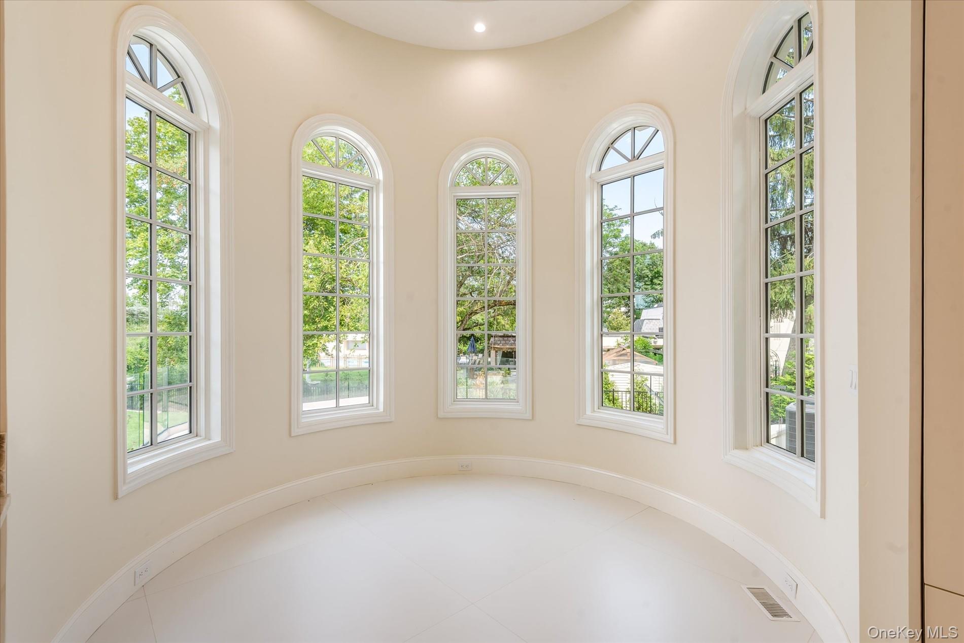 566 E Shore Road, Great Neck, NY 11024