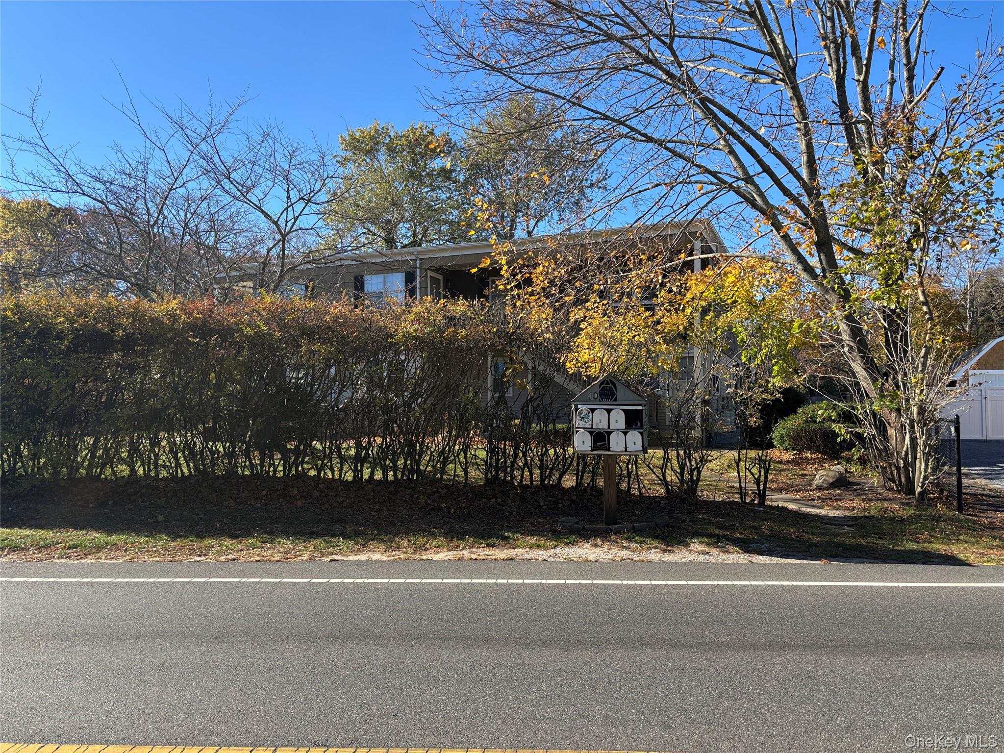 40 Canoe Place Road # 4, Hampton Bays, NY 11946