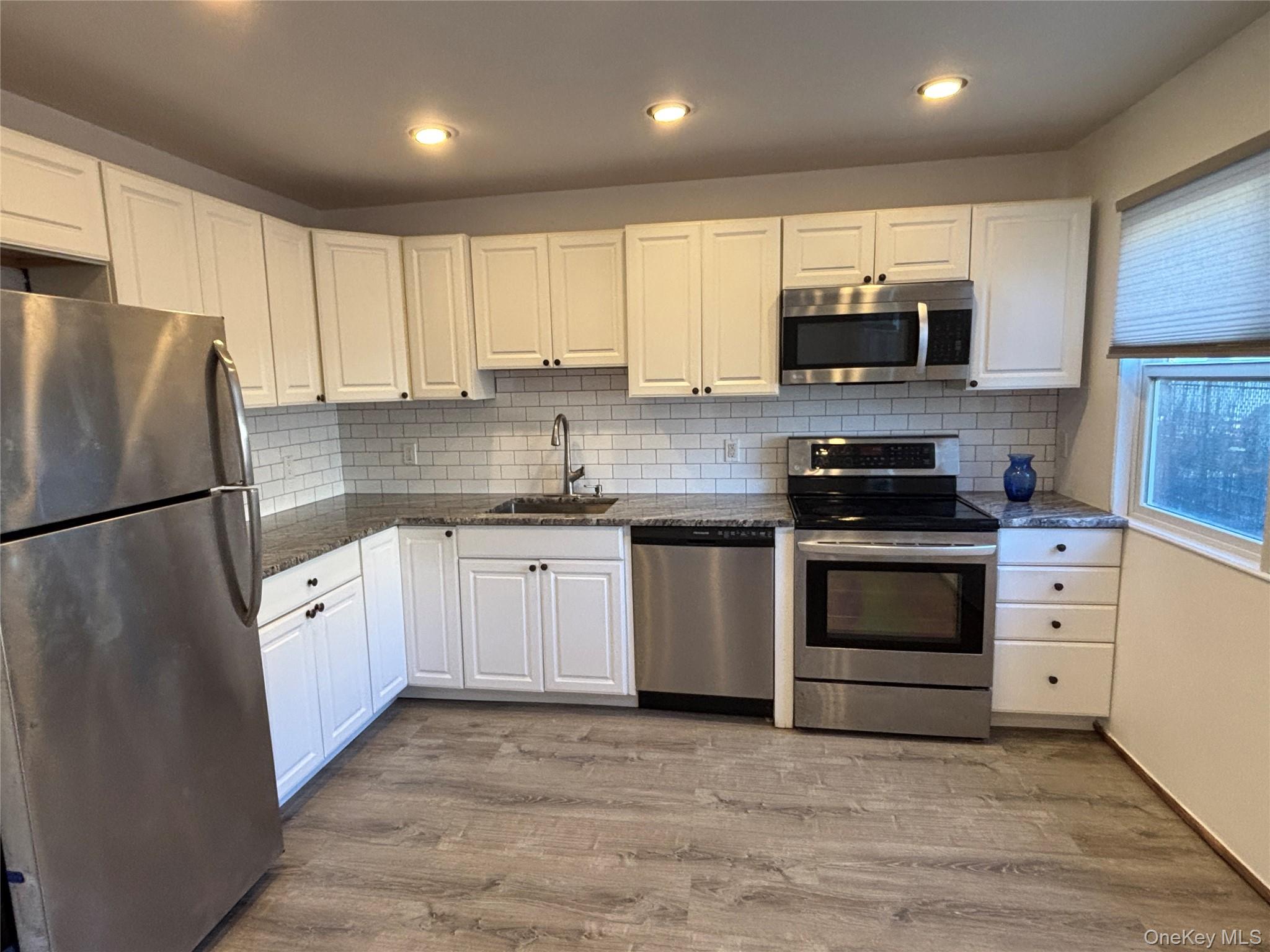 40 Canoe Place Road # 4, Hampton Bays, NY 11946