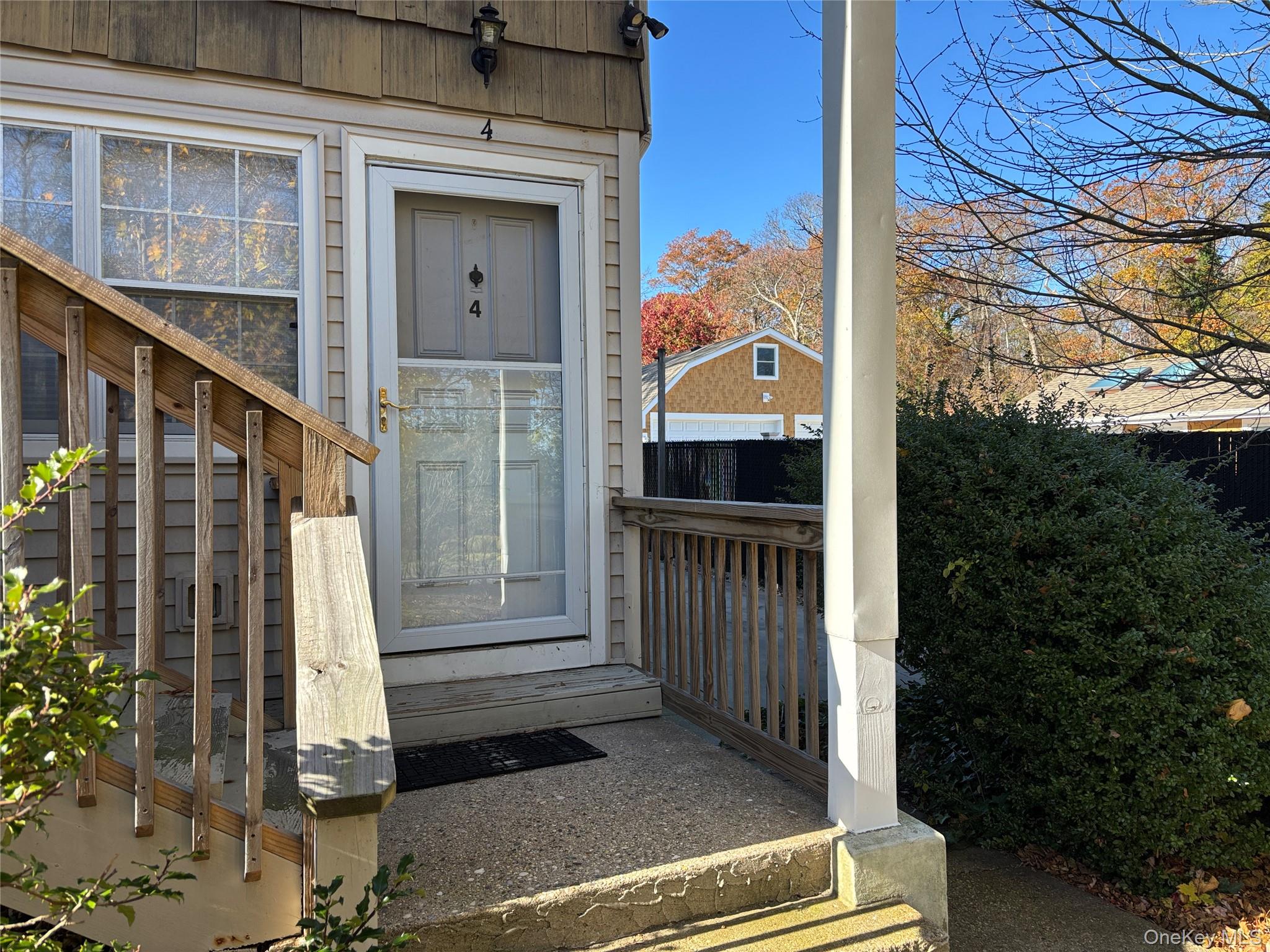 40 Canoe Place Road # 4, Hampton Bays, NY 11946