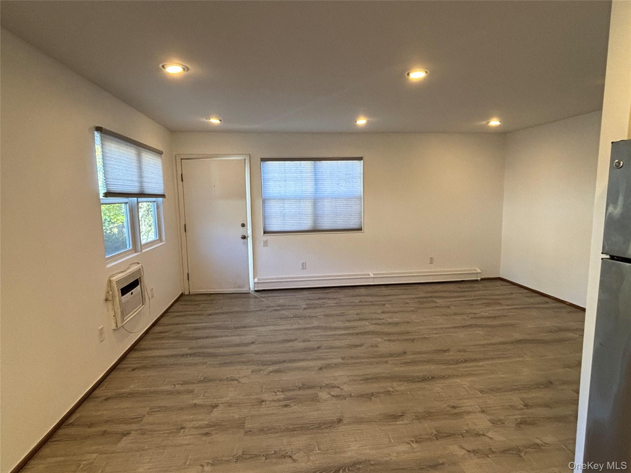 40 Canoe Place Road # 4, Hampton Bays, NY 11946