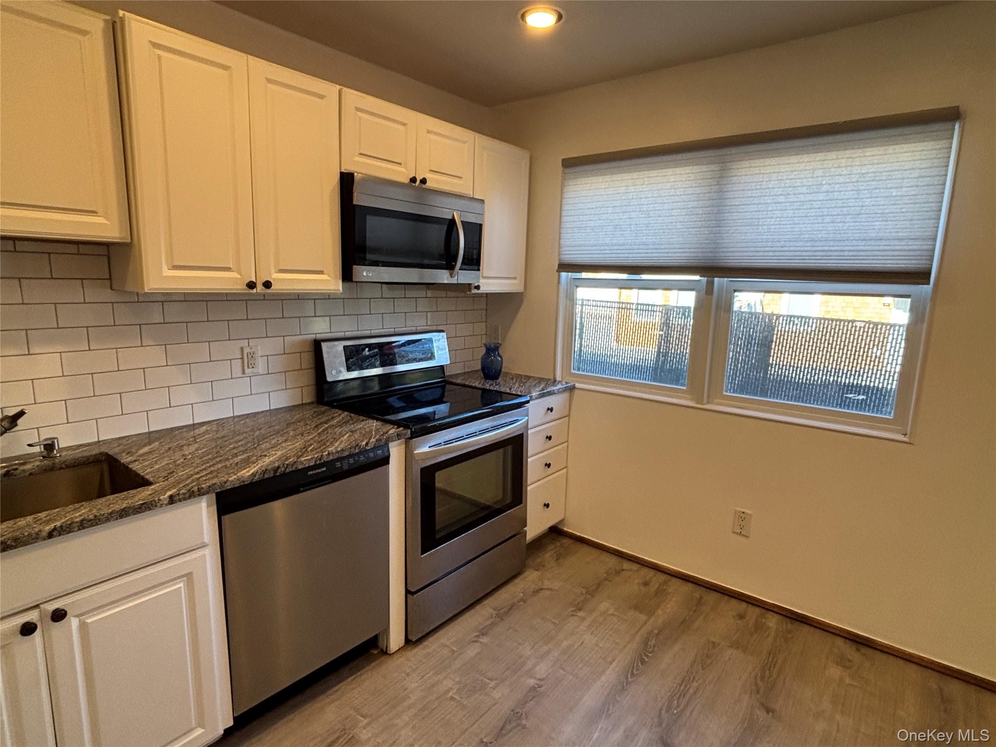 40 Canoe Place Road # 4, Hampton Bays, NY 11946