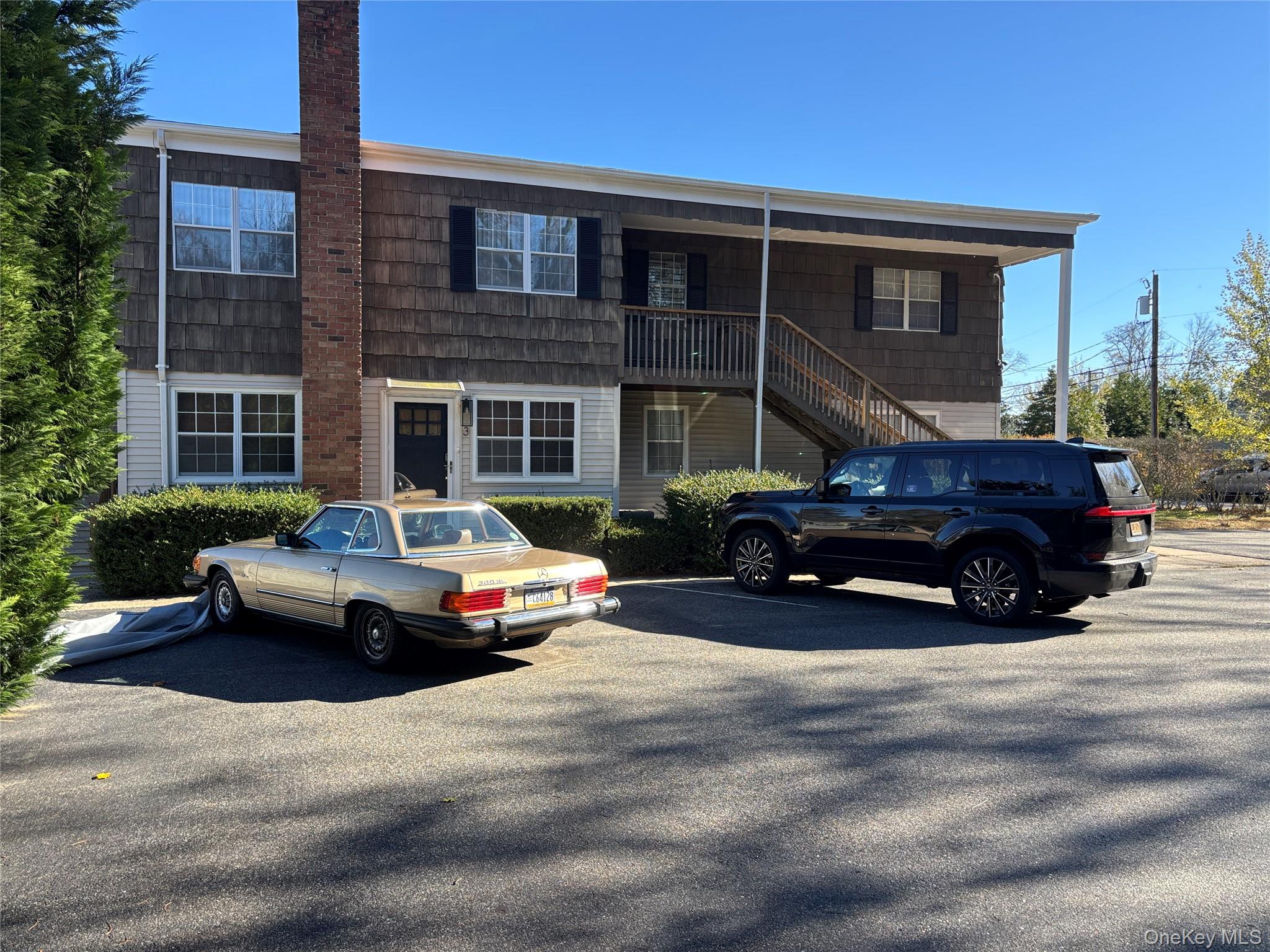 40 Canoe Place Road # 4, Hampton Bays, NY 11946