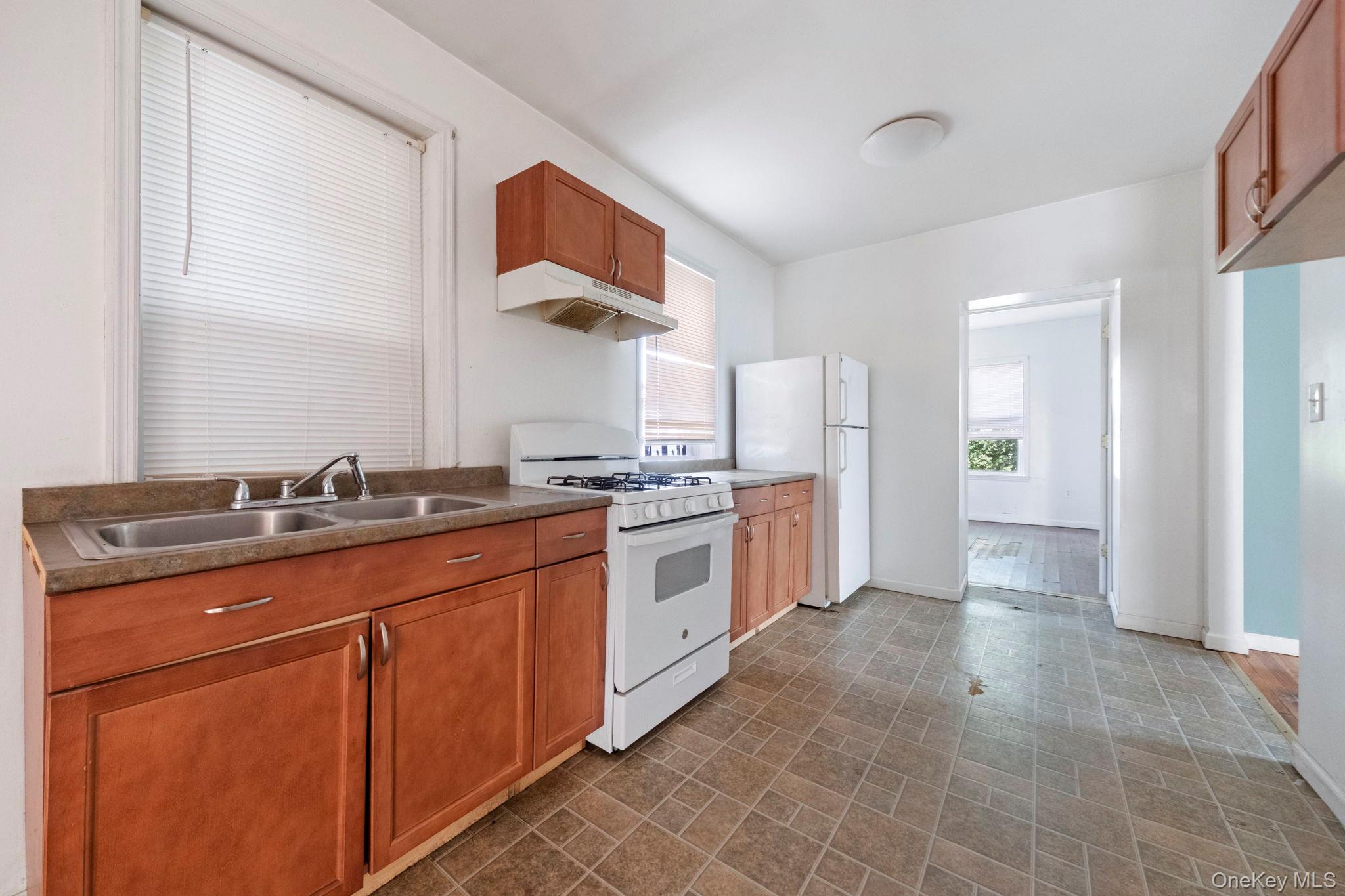 68 Henry Avenue, Newburgh, NY 12550