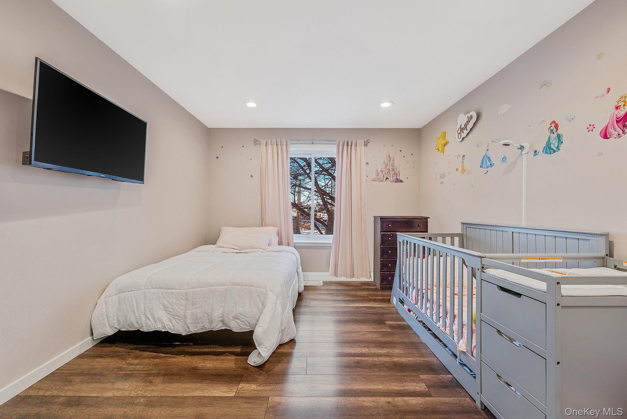 2 Alhambra Drive, Oceanside, NY 11572