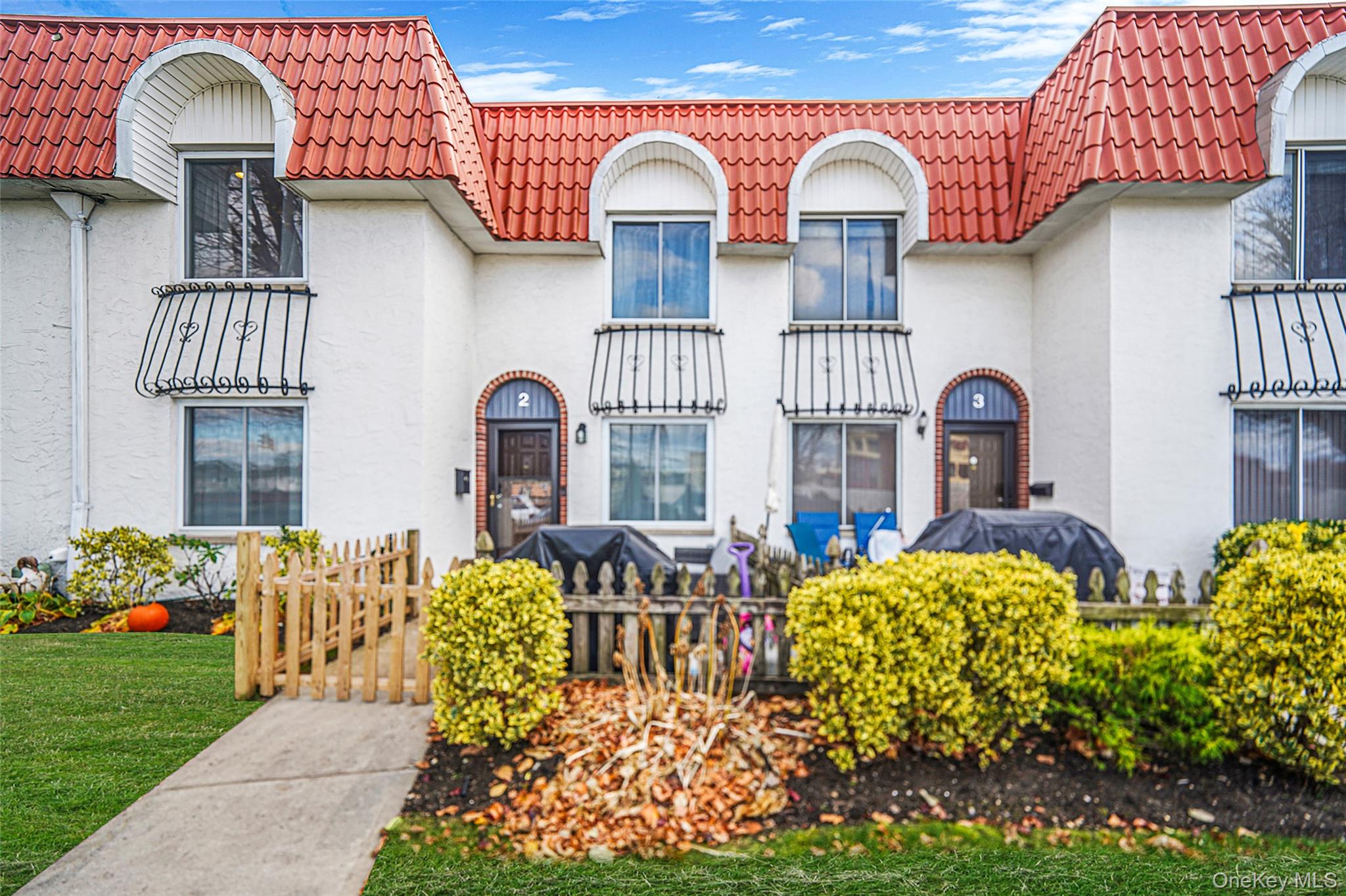 2 Alhambra Drive, Oceanside, NY 11572