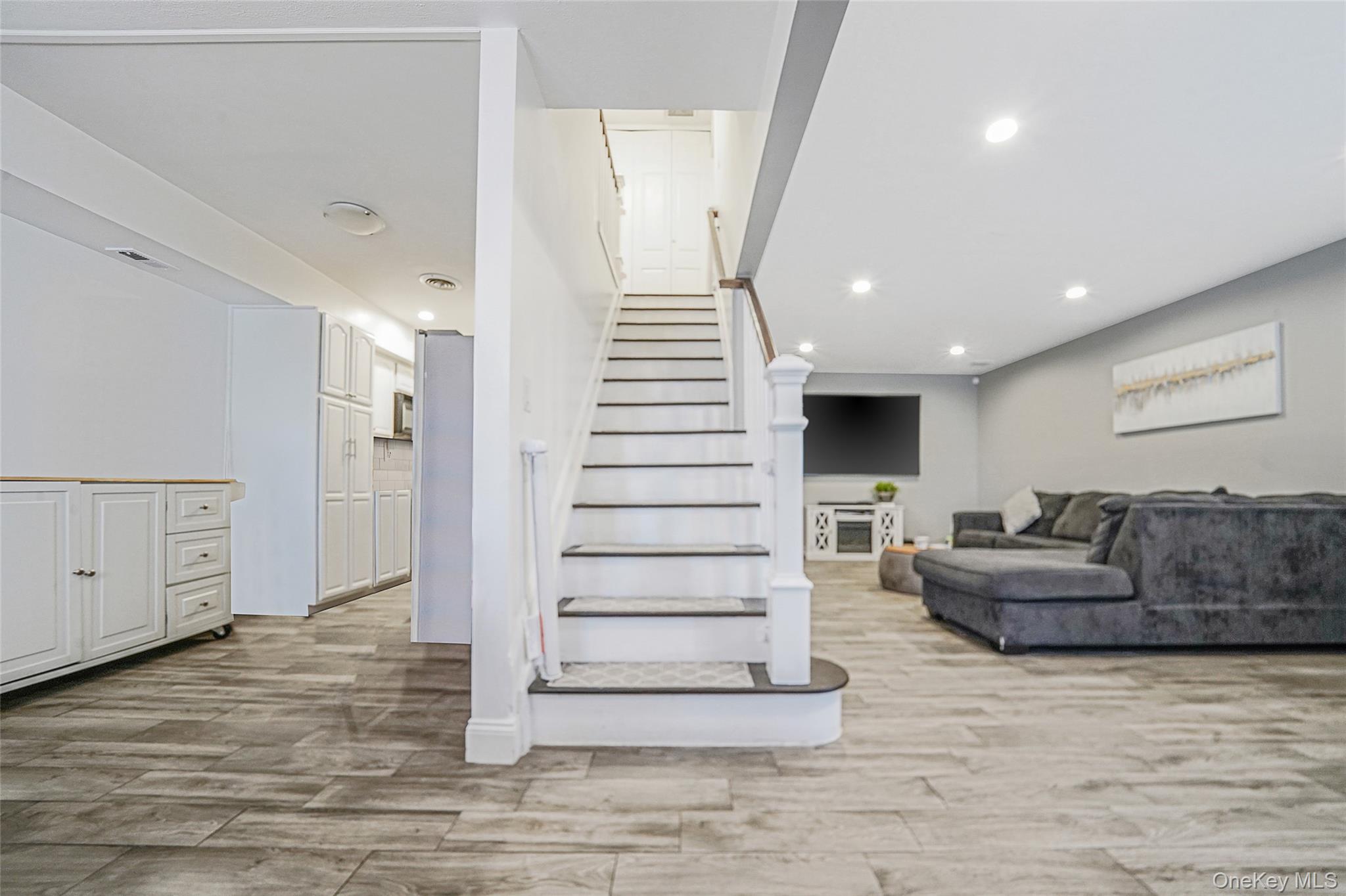 2 Alhambra Drive, Oceanside, NY 11572