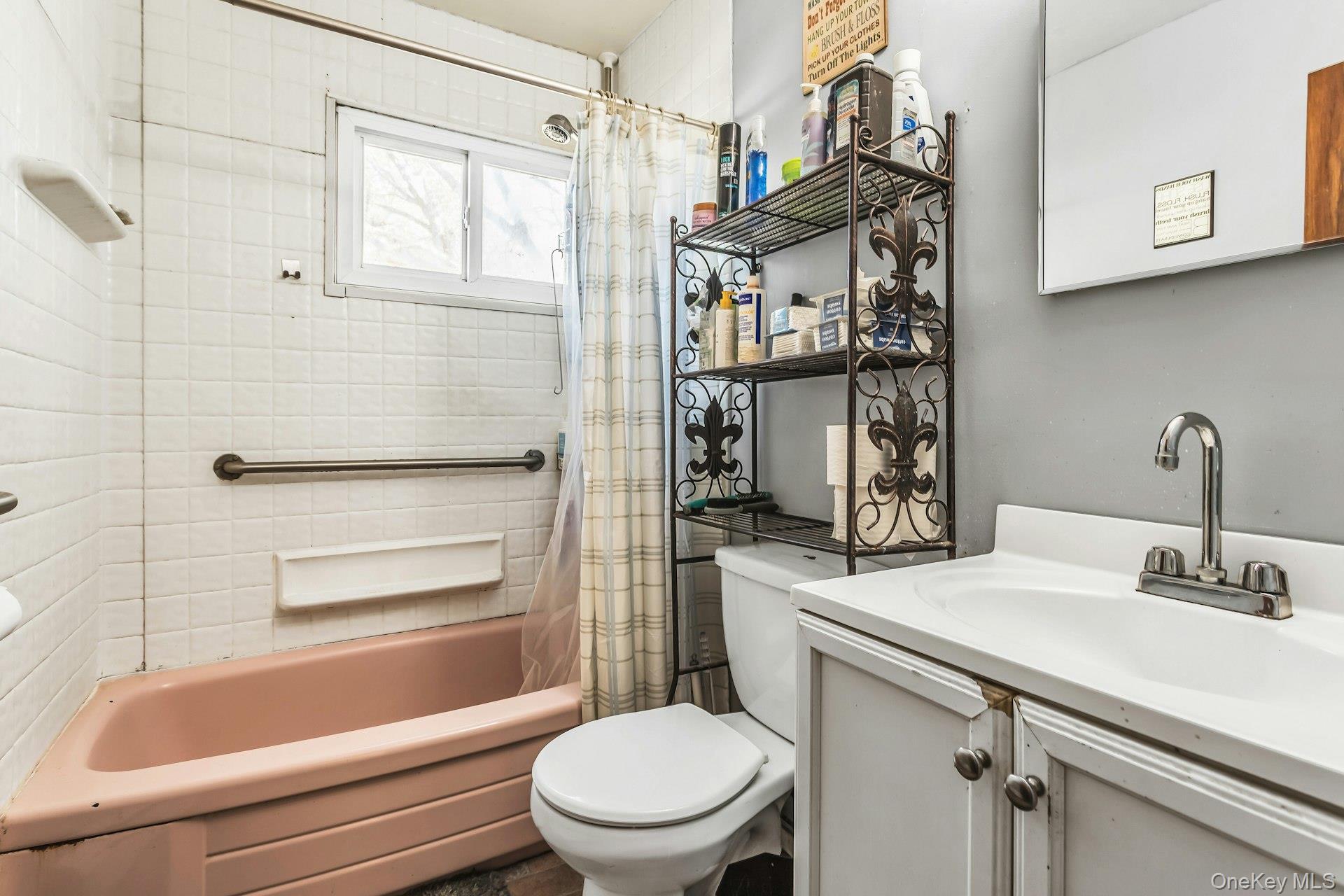 25 Stillwell Street, Huntington, NY 11743