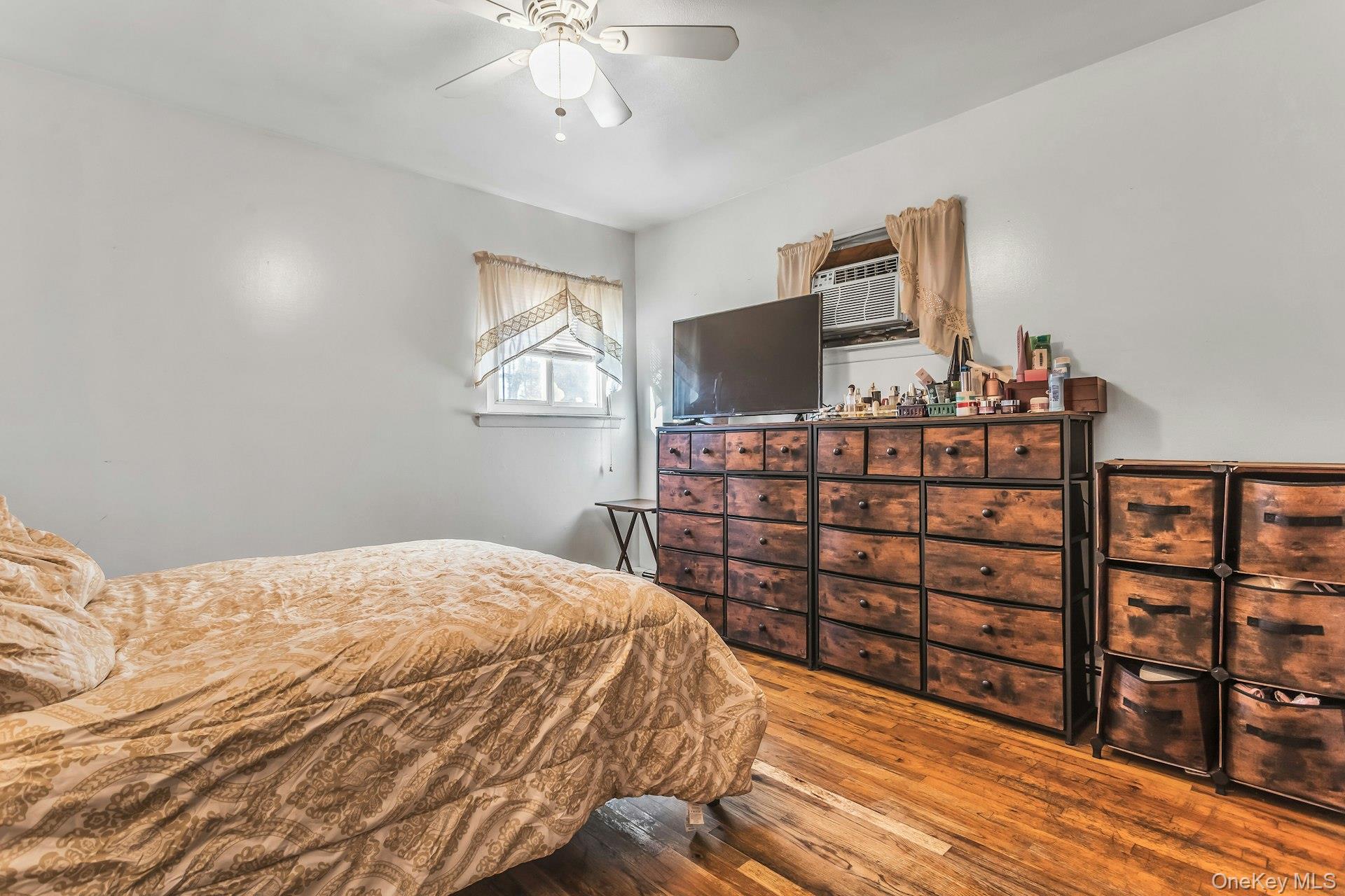 25 Stillwell Street, Huntington, NY 11743