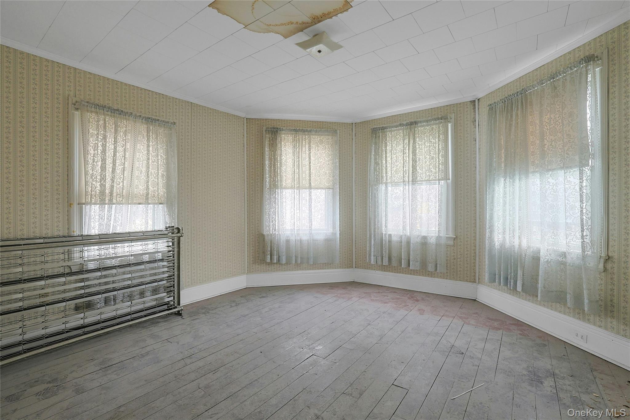 25 E Broome Street, Port Jervis, NY 12771